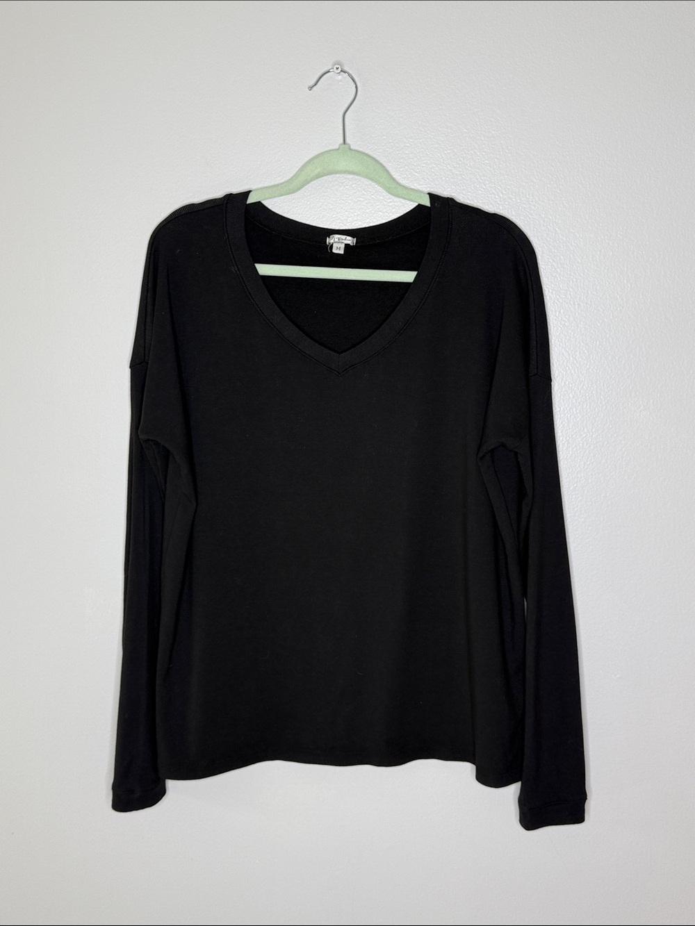 PJ Harlow Black V-Neck Long Sleeve Top Ribbed Size Medium